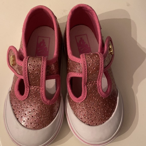 Vans - Picture 3 of 6